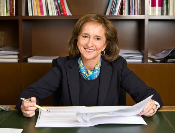 TRIBUNA INDEPENDIENTE CON DÑA. ANA SANTOS ARAMBURO – DIRECTORA DE LA BIBLIOTECA NACIONAL DE ESPAÑA –