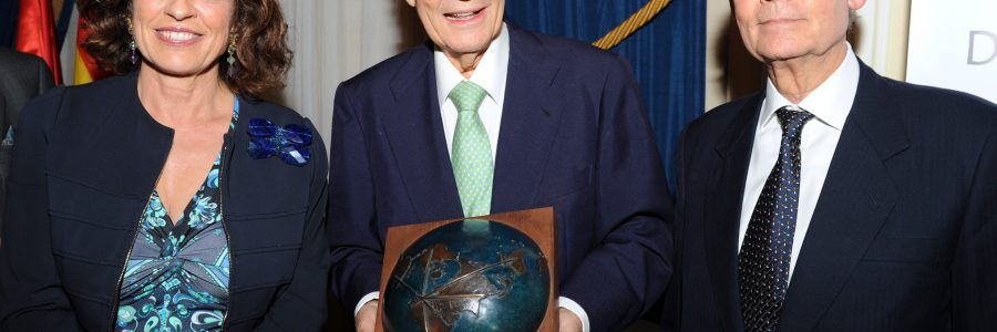 JUAN-MIGUEL VILLAR MIR «ESPAÑOL UNIVERSAL» 2012