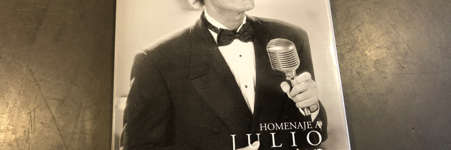 LIBRO HOMENAJE JULIO IGLESIAS «ESPAÑOL UNIVERSAL» 2001