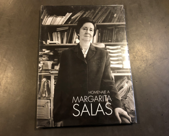 LIBRO HOMENAJE MARGARITA SALAS «ESPAÑOL UNIVERSAL» 2000