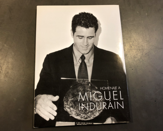 LIBRO HOMENAJE MIGUEL INDURAIN «ESPAÑOL UNIVERSAL» 2002