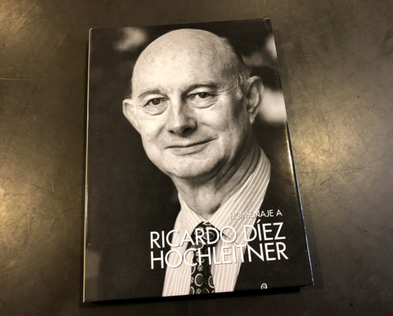 LIBRO HOMENAJE RICARDO DÍEZ HOCHLEITNER»ESPAÑOL UNIVERSAL» 2008
