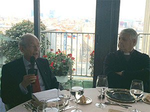 Tribuna Independiente con D. Luis de Lezama