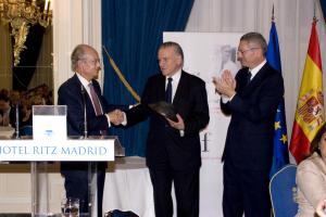 Entrega Premio con la presencia Alberto Ruiz Gallardón