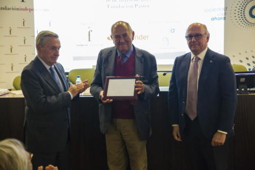 Entrega Premio al Líder Humanista Fundación Independiente 2019